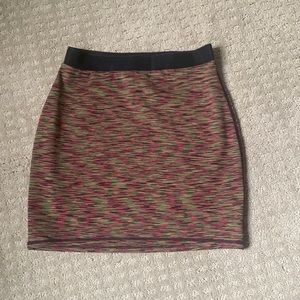 Adorable knit mini skirt.